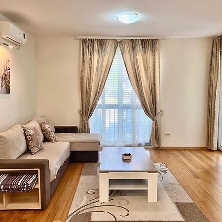 Apartments Nirgilija Tivat Eksteriør bilde