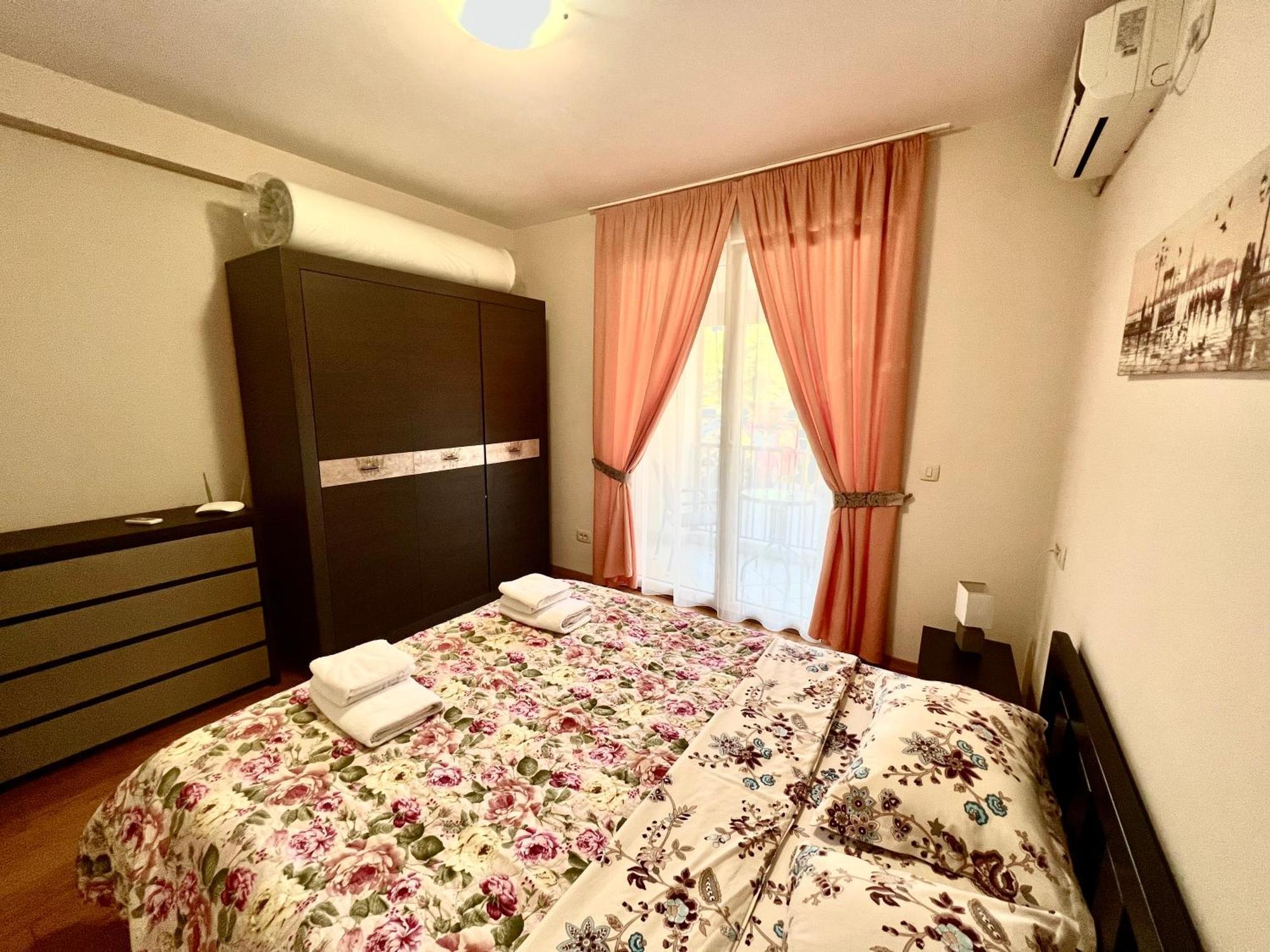 Apartments Nirgilija Tivat Eksteriør bilde