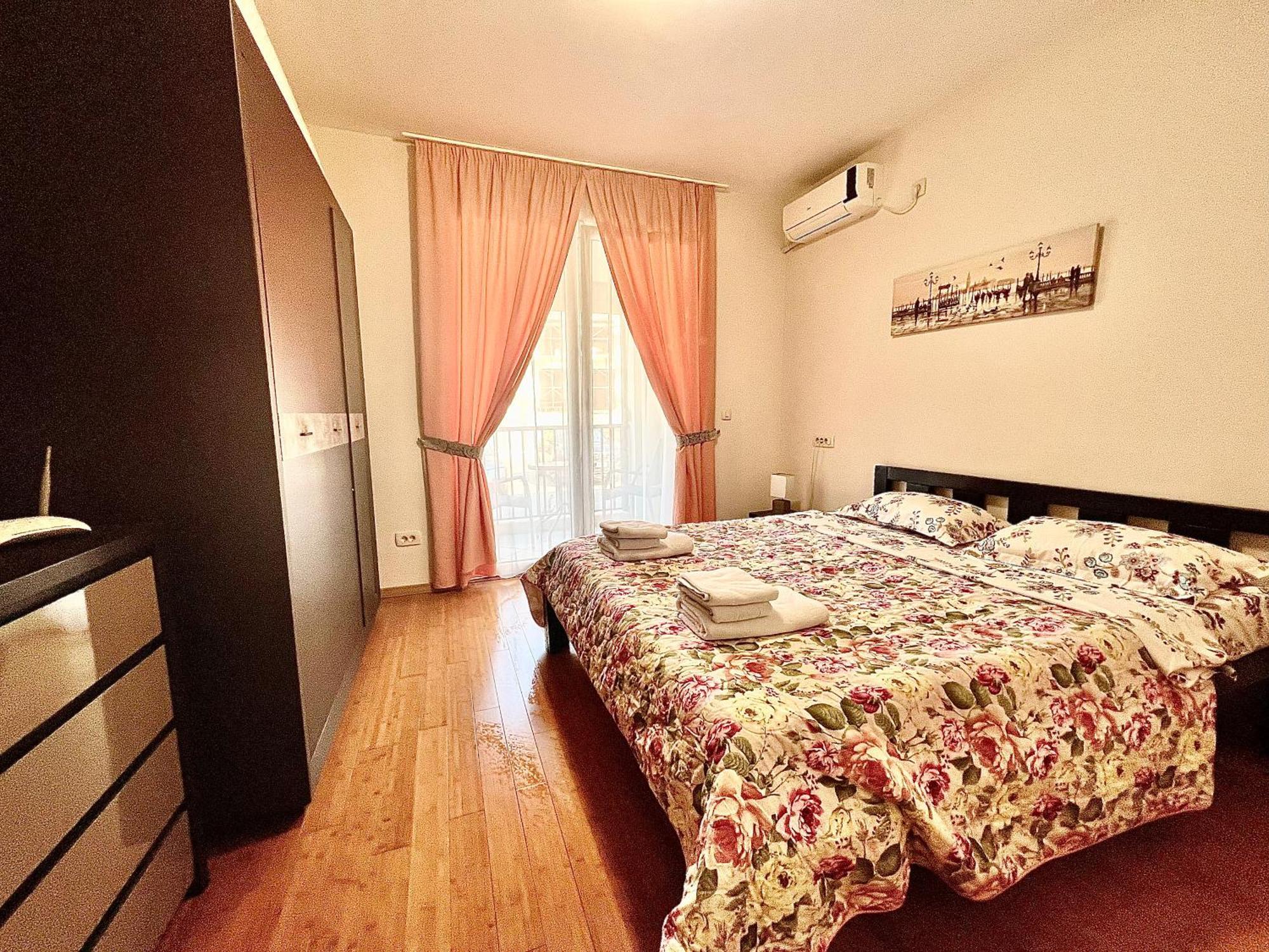 Apartments Nirgilija Tivat Eksteriør bilde
