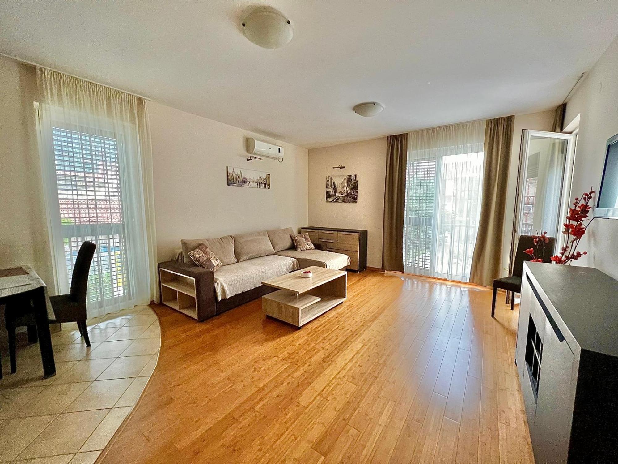 Apartments Nirgilija Tivat Eksteriør bilde